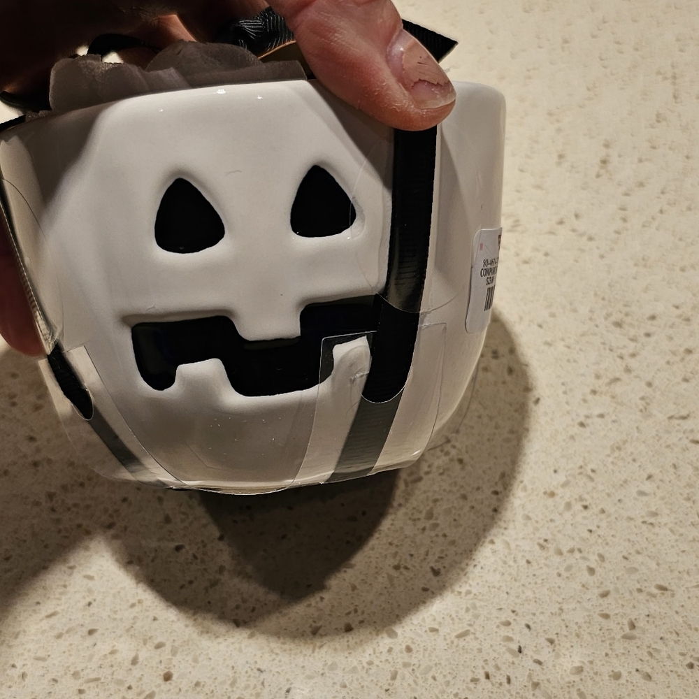 Rae Dunn X Peanuts measuring cups - Picture 3 of 4